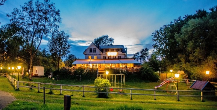 Restaurant Burger Fährhaus, Cafe, Ausflugsziel, Naherholung, Hotel, Nord-Ost-See-Kanal