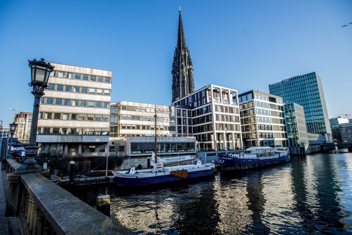Nicolaikirche NicolaiTurm, Das Theaterschiff, Hamburg Süd