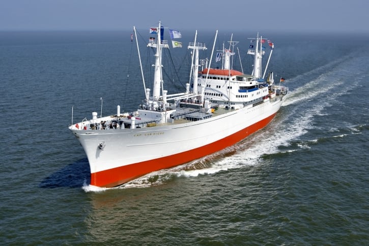 Die Cap San Diego in Fahrt vor Cuxhaven (Foto Hero Lang)