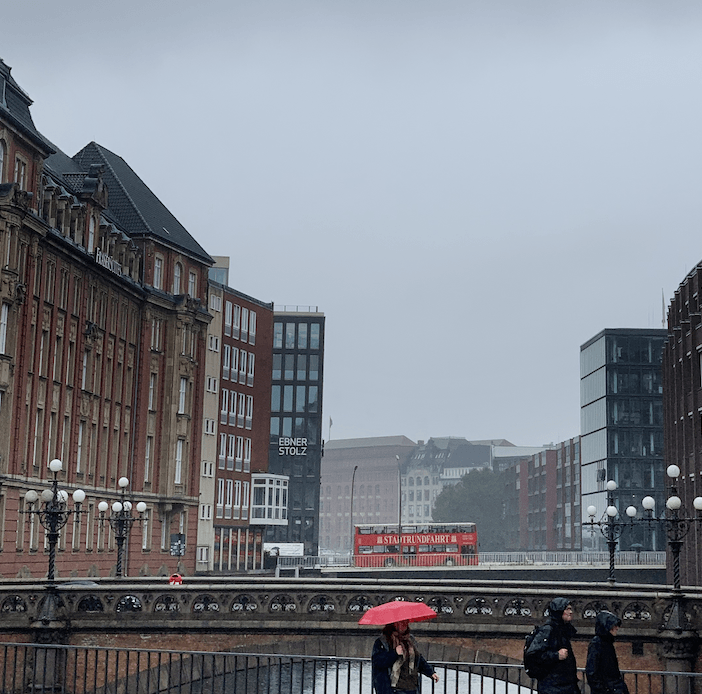 Hamburg: Innenstadt im Regen