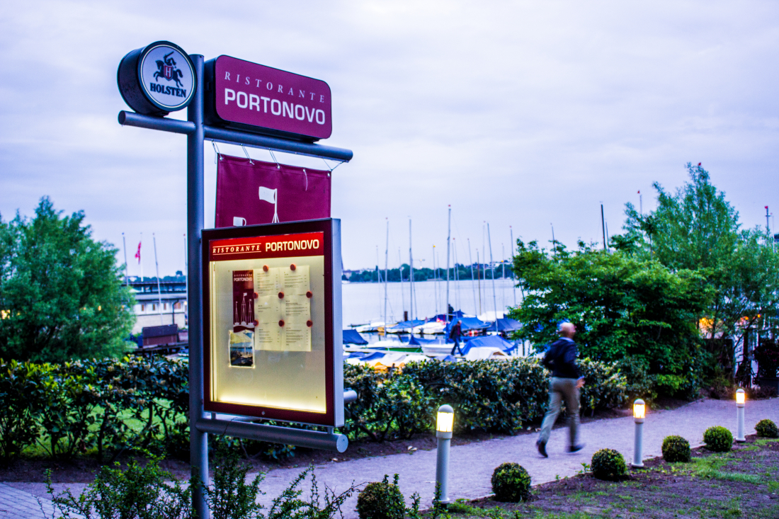 Hamburg Guide Eingang zum Restaurant Portonovo