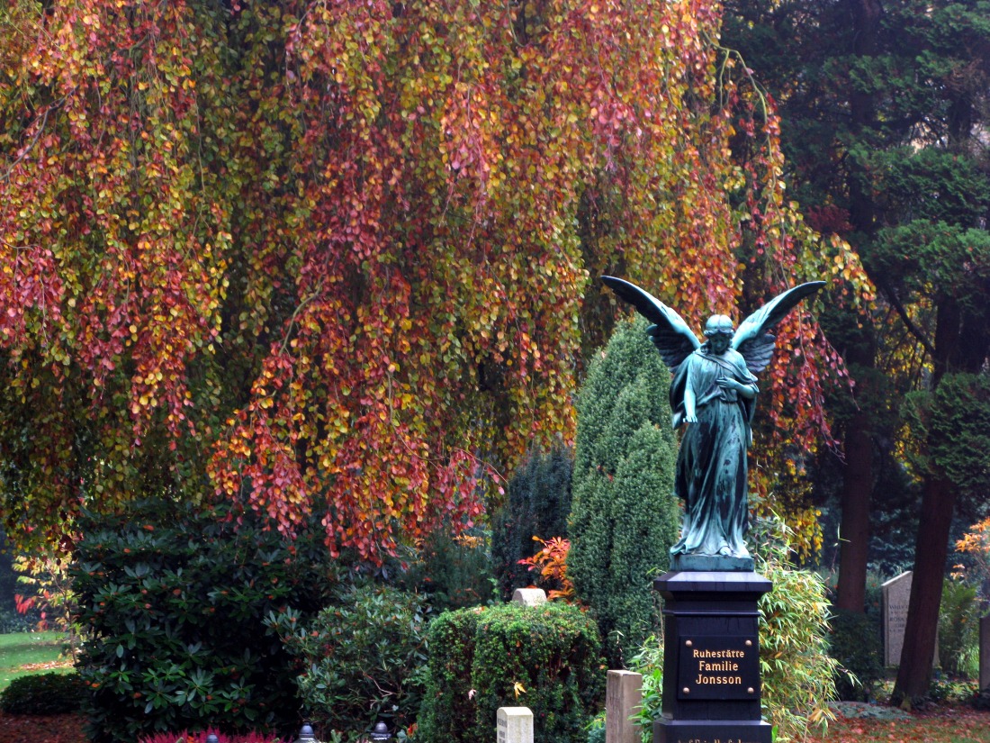 Hamburg History: Engel auf dem Friedhof Ohlsdorf