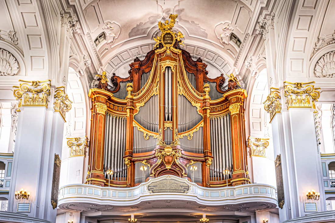 Oktober: die große Orgel im Michel
