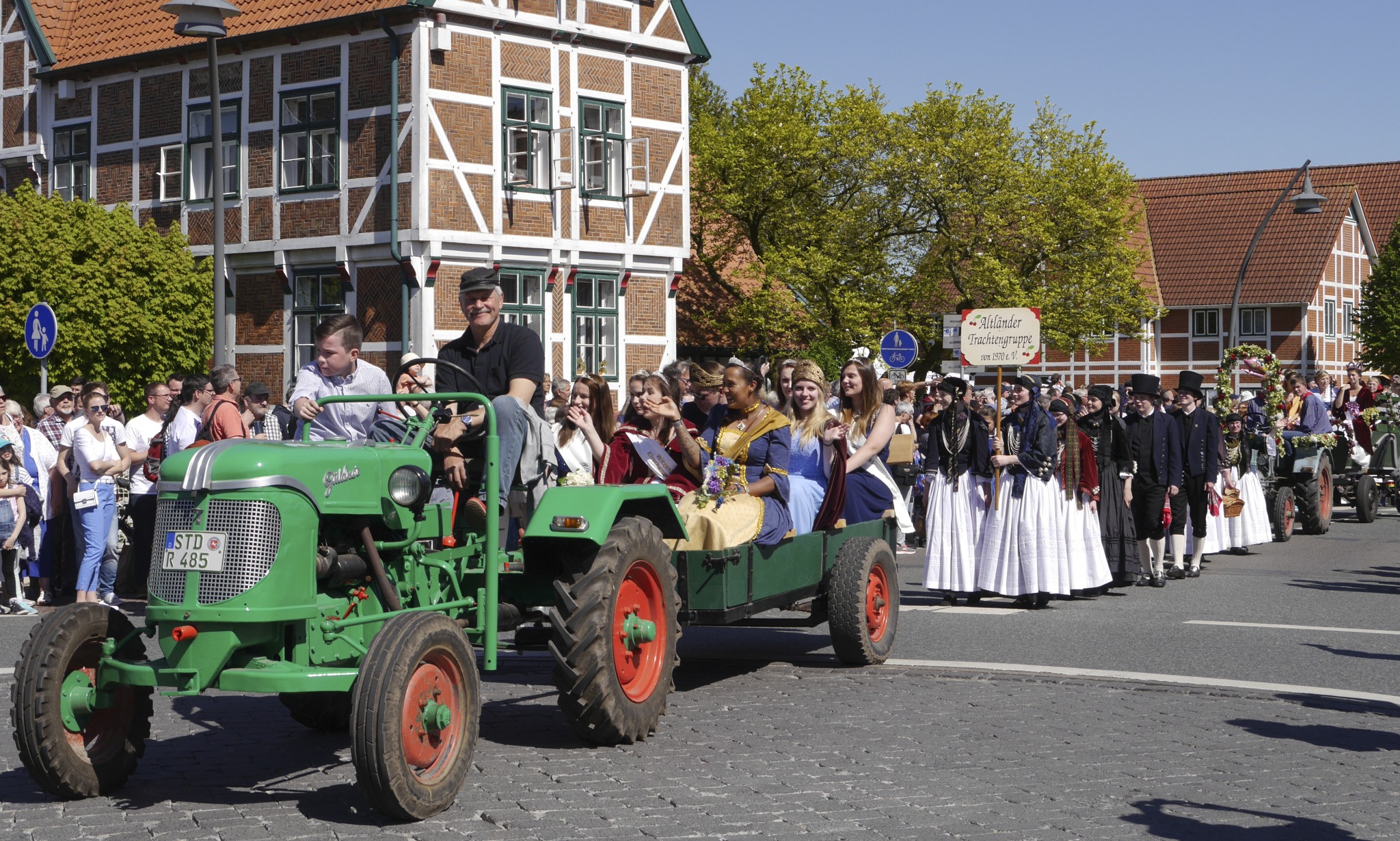 Willkommen zum Altländer Blütenfest: Frühling von seiner schönsten ...